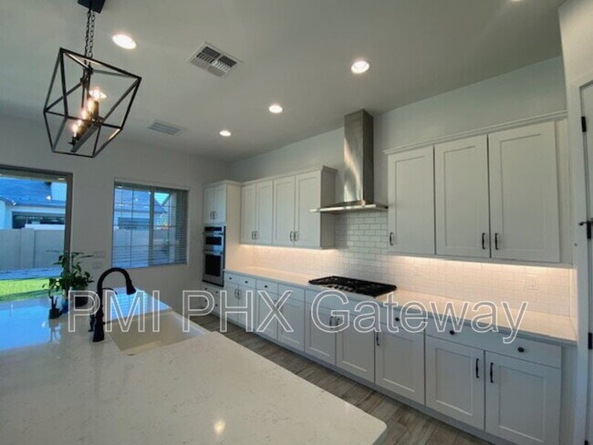 Building Photo - 2353 E Athena Ave