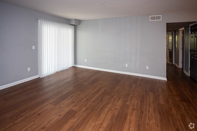 Building Photo - The Reserve at Red Bank Apartment Homes