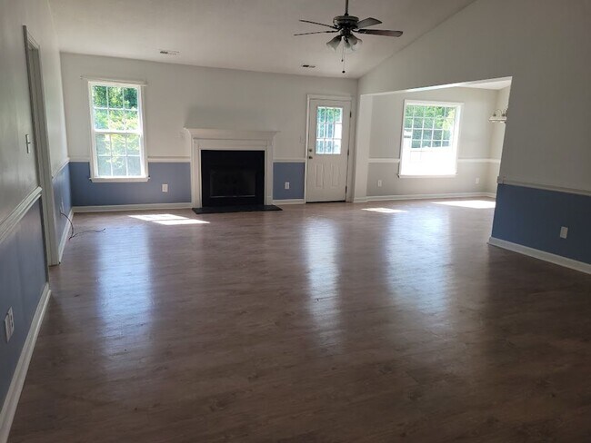Building Photo - 211 Marsh Hen Ct
