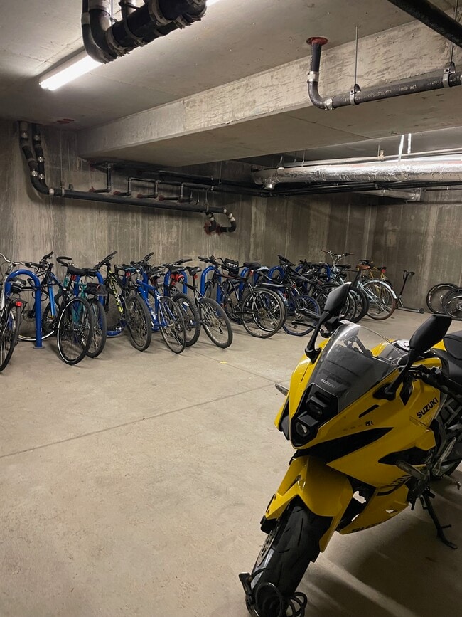 Building Photo - 5401 S Park Terrace Ave