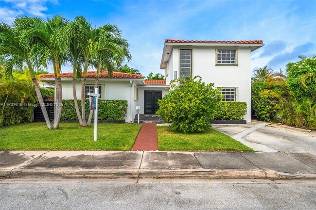 Primary Photo - 7520 Hispanola Ave