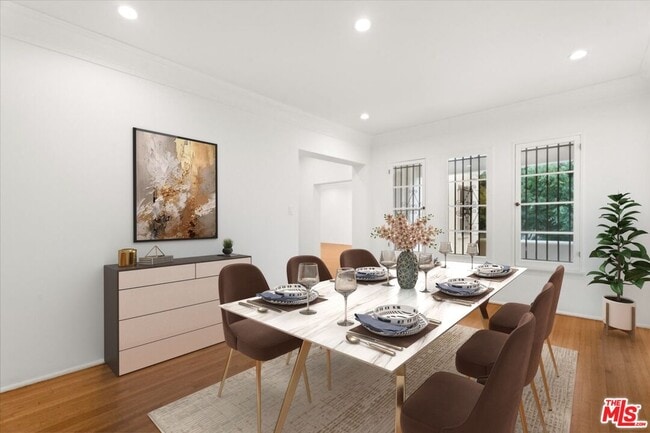 Building Photo - 207 S Reeves Dr