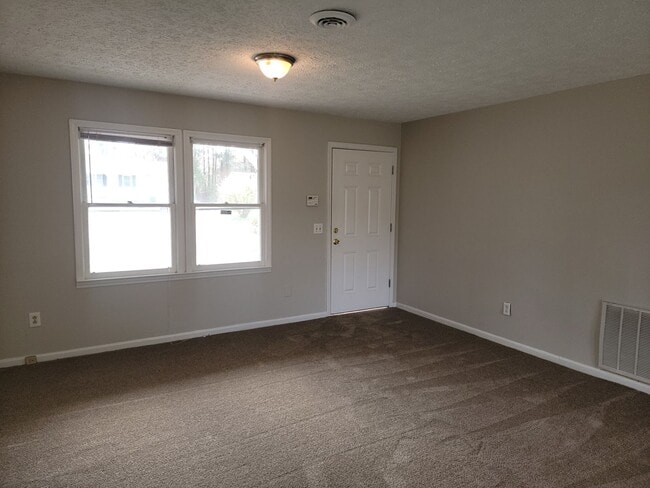 Building Photo - Henry County:  3 bedrooms, 1 Bonus, and 2 baths