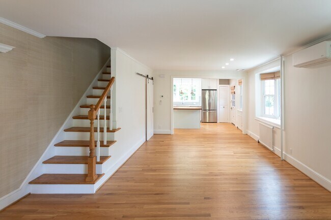 Building Photo - 444 Saint Davids Ave