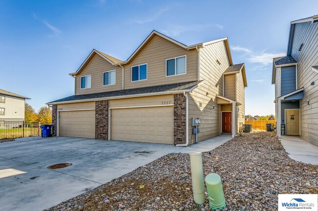 Primary Photo - Newer 4 bedroom, 2.5 bath duplex NE Wichita