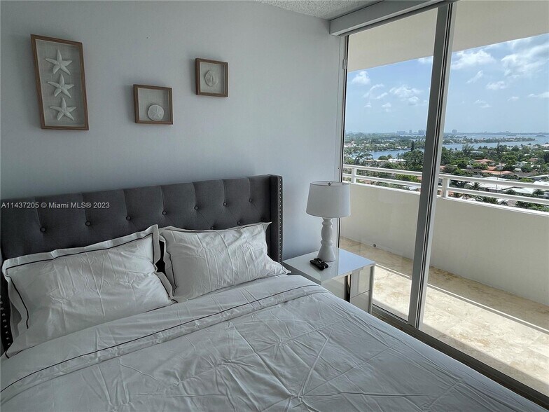 Building Photo - 8911 Collins Ave