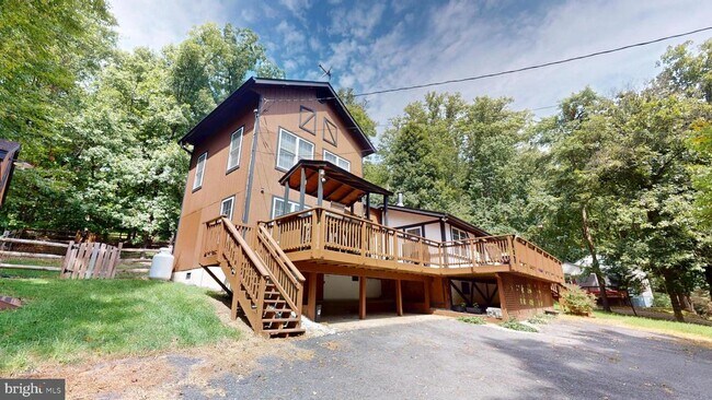 Building Photo - 104 Laurel Ln