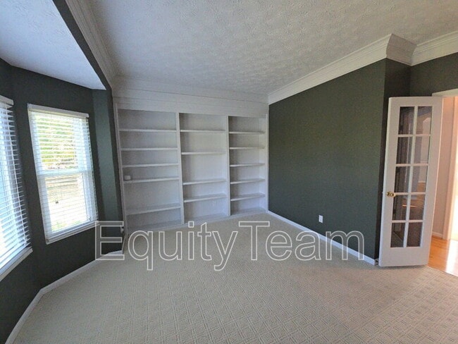 Building Photo - 6545 Farmbrooke Ct