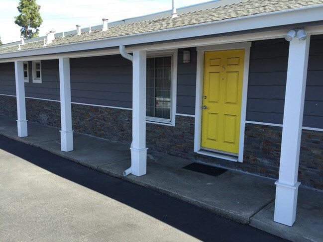 Building Photo - 1425 Laurelwood Rd