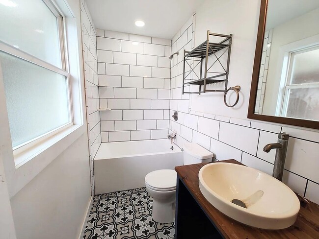 Building Photo - 4428 28th St