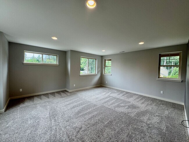 Building Photo - Stunning Bainbridge Island 4 bedroom home....available now!