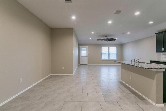 Building Photo - 502 Poppy Field Ct