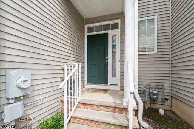 Building Photo - 144 Jackson Ave