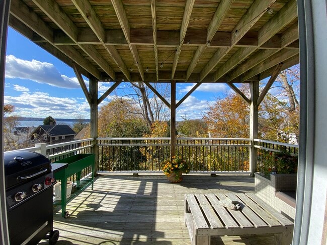 Building Photo - 67 Lawton Ave