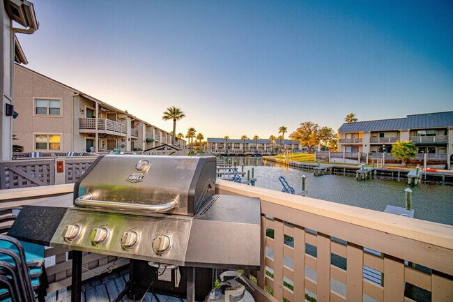 Building Photo - 1902 Bayhouse Dr