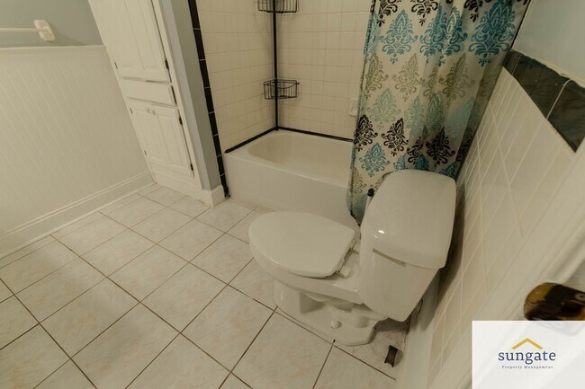 Building Photo - 414 Elrino St