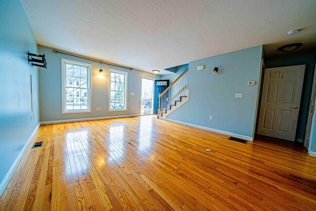 Building Photo - 59 Dicandra Dr