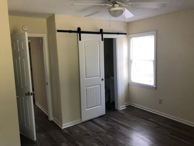 Building Photo - 363 Lullwater Dr
