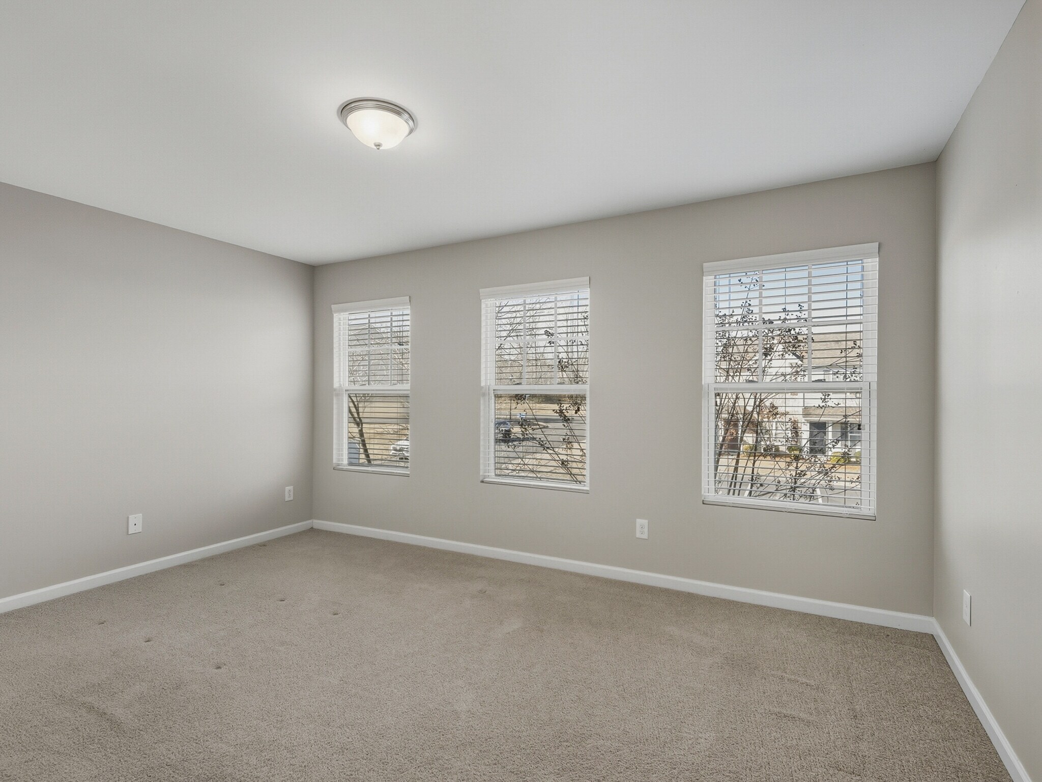 Building Photo - 608 Cahill Ln