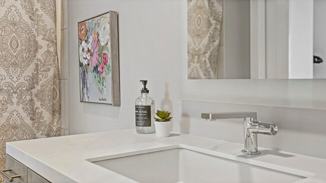 Building Photo - 1947 Vermont Ave NW