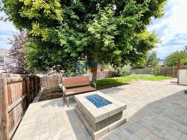 Building Photo - 676 Hedgerow Way