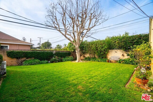 Building Photo - 12719 Rose Ave