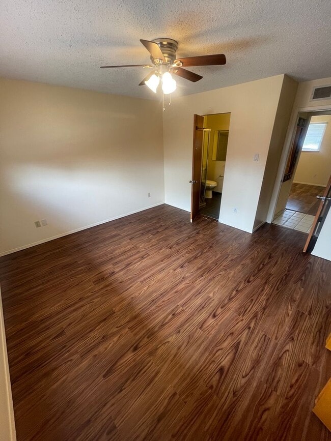 Building Photo - Charming 4 Bedroom/2 Bathroom House Near NMSU