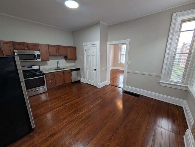 Building Photo - 225 Fosdick St