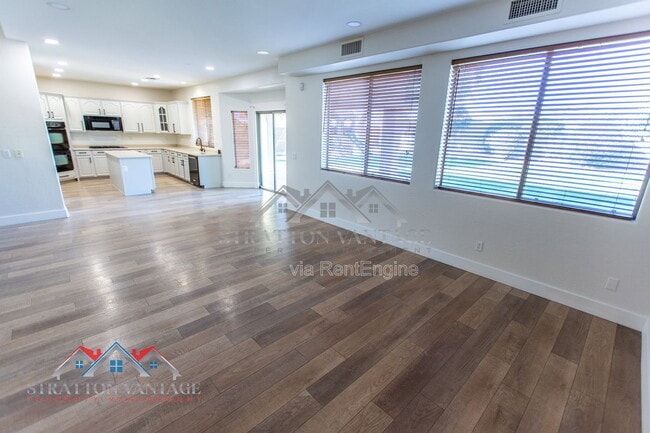 Building Photo - 14616 W Windward Ave