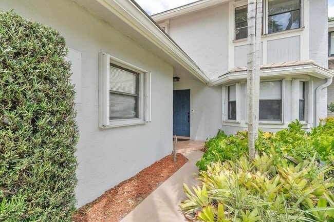 Building Photo - 624 Deer Creek Blvd