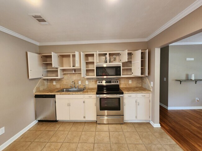 Building Photo - 3 Bedroom 2 Bath home in North Columbus