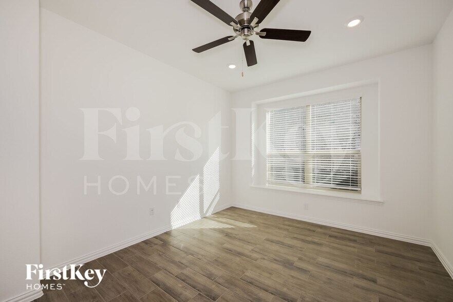 Building Photo - 2529 Olvera Ct