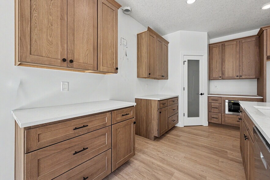 Building Photo - 1326 Heights Ct