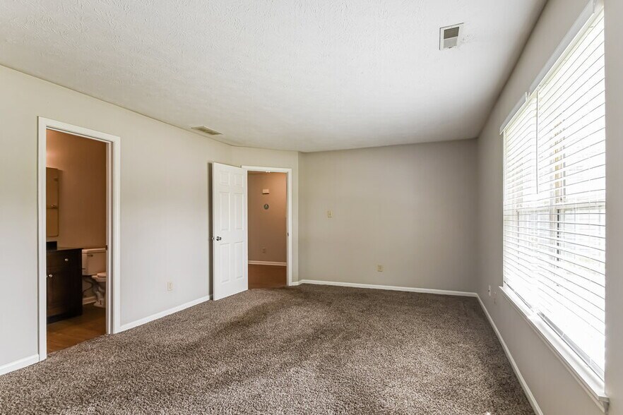 Building Photo - 6261 Hazelhatch Dr