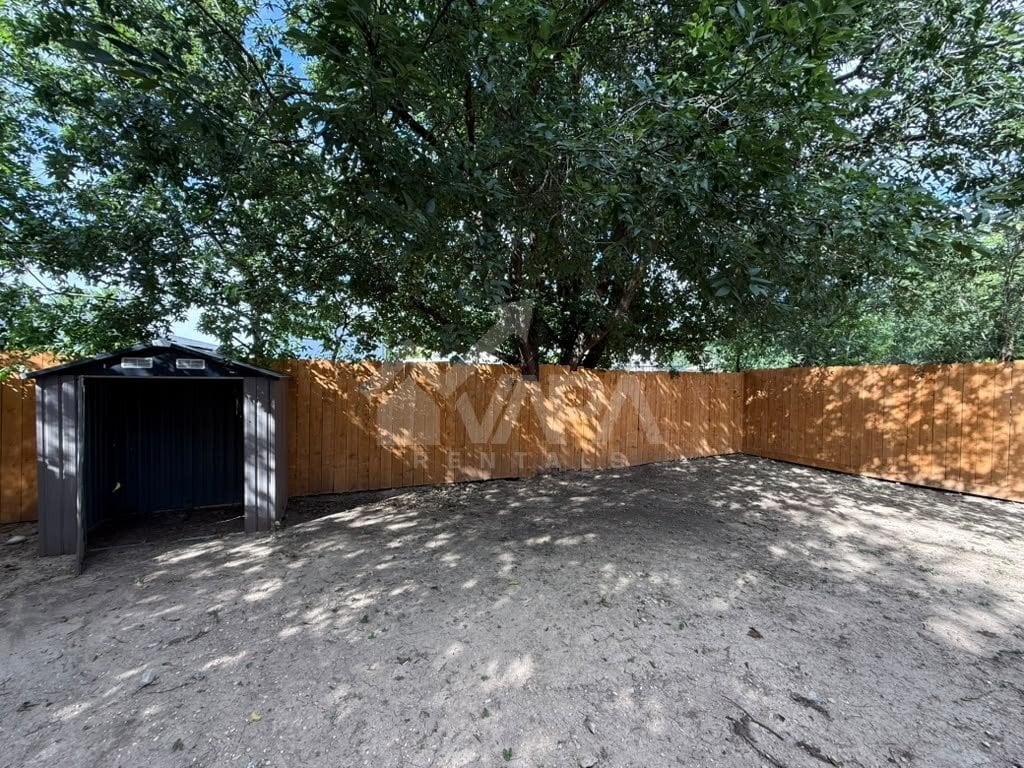 Building Photo - 9666 Green Plain Dr
