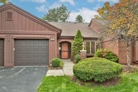 Building Photo - 2 Bedroom Condo On Holland's South Side