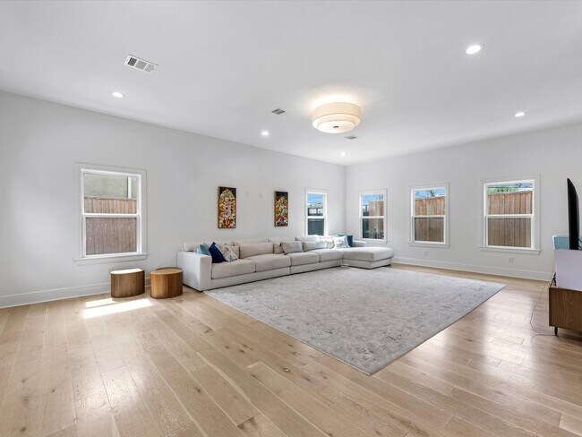 Building Photo - 2147 Colquitt St