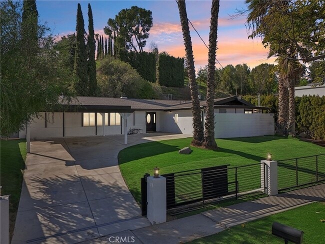 Building Photo - 5633 Rawlings Ave