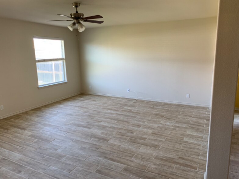 Building Photo - 8451 Blackstone Cove