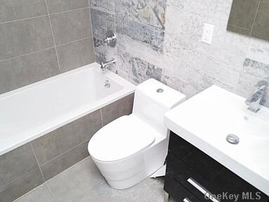 Building Photo - 1815 Putnam Ave