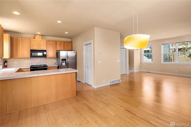 Building Photo - 920 17th Ave
