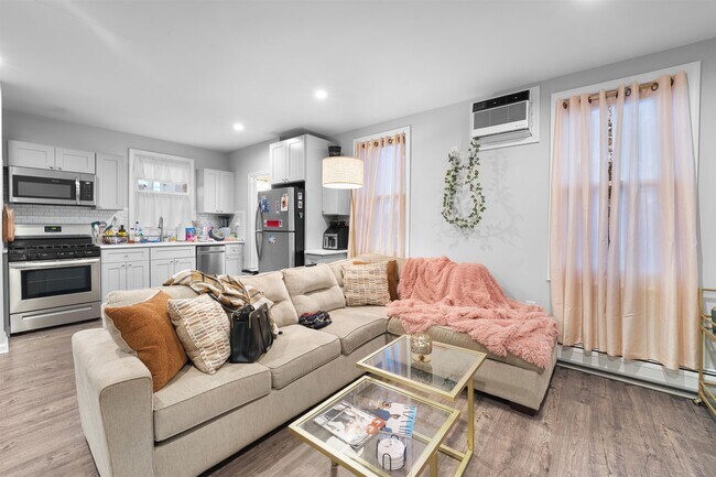 Building Photo - 14 W 19th St