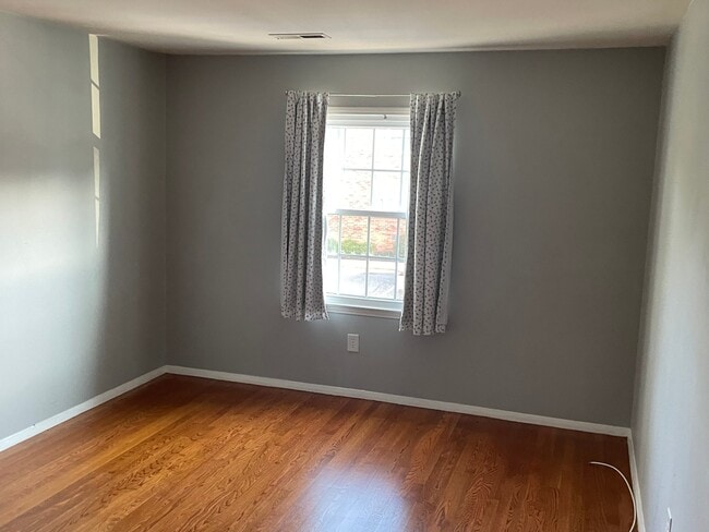 Building Photo - 121 Hessian Hills Ridge