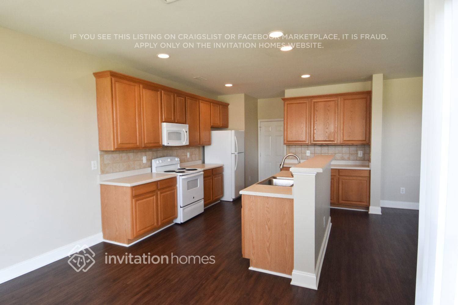 Building Photo - 208 Edgecroft Way