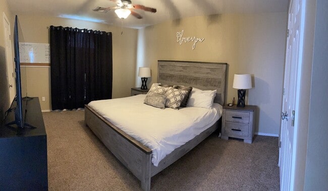 Building Photo - 10413 NW 45th St