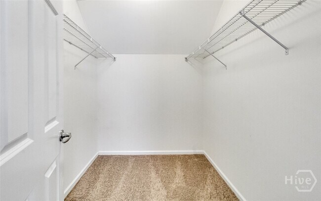 Building Photo - 40 Burnt Oak Rd