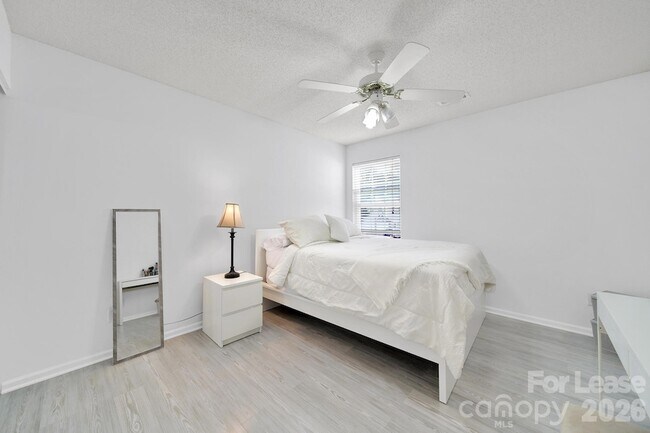 Building Photo - 10541 Haddington Dr
