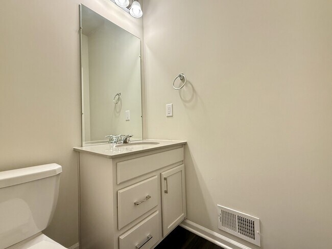 Building Photo - 2809 Willow Ct