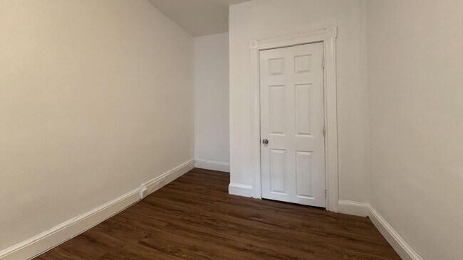 Building Photo - Charming 3-BR Updated West Philly Row Home