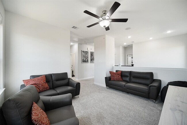 Building Photo - 4303 Cottonwood Creek Ln